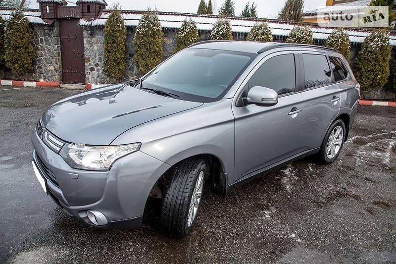 Внедорожник / Кроссовер Mitsubishi Outlander 2014 в Хмельницком