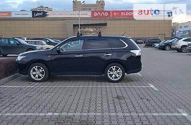 Внедорожник / Кроссовер Mitsubishi Outlander 2014 в Житомире