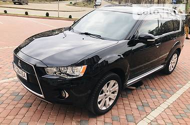 Позашляховик / Кросовер Mitsubishi Outlander 2010 в 