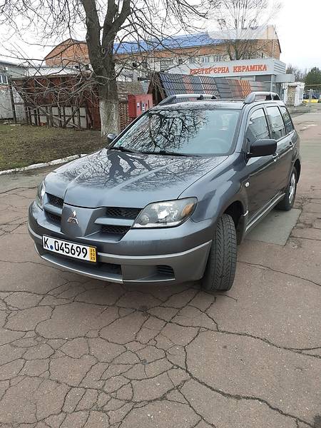 Внедорожник / Кроссовер Mitsubishi Outlander 2004 в Киеве