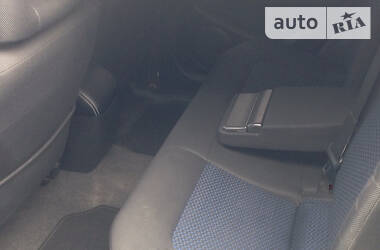 Позашляховик / Кросовер Mitsubishi Outlander 2007 в 
