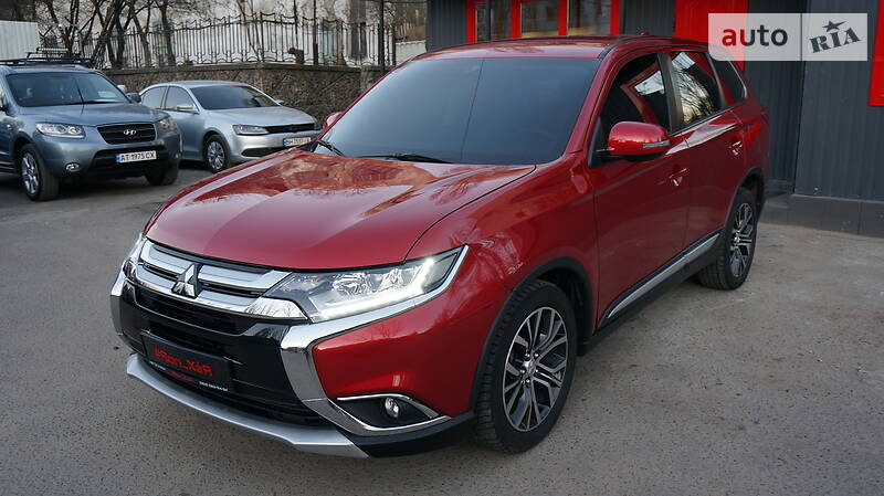 Внедорожник / Кроссовер Mitsubishi Outlander 2017 в Одессе