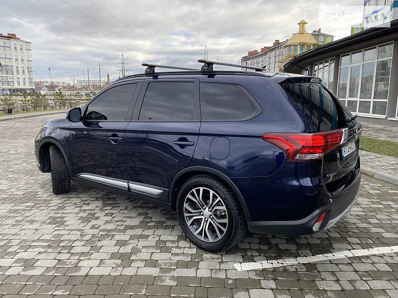Позашляховик / Кросовер Mitsubishi Outlander 2016 в Івано-Франківську