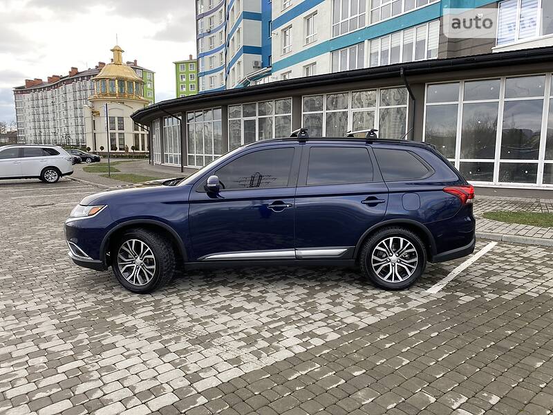 Позашляховик / Кросовер Mitsubishi Outlander 2016 в Івано-Франківську