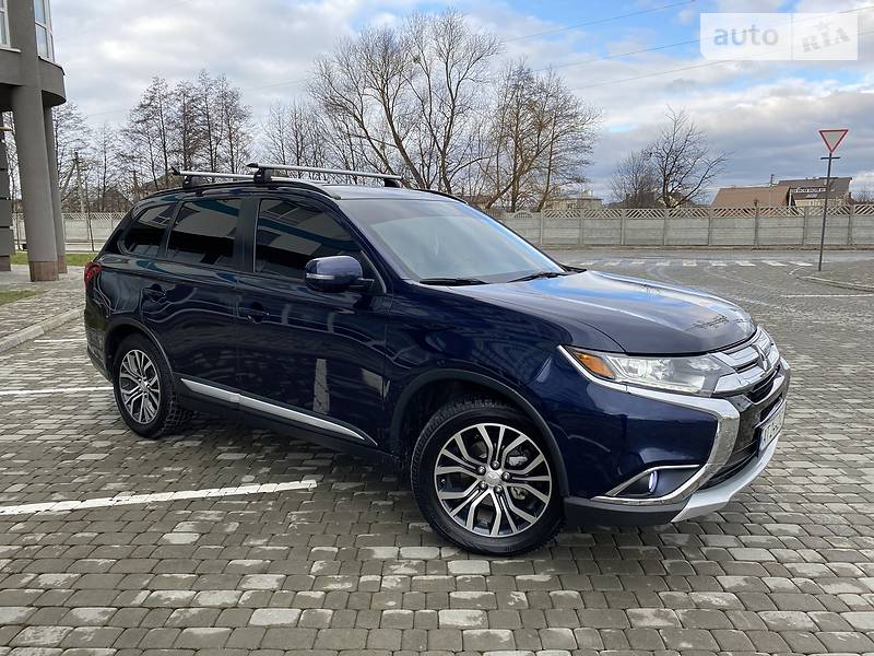Позашляховик / Кросовер Mitsubishi Outlander 2016 в Івано-Франківську