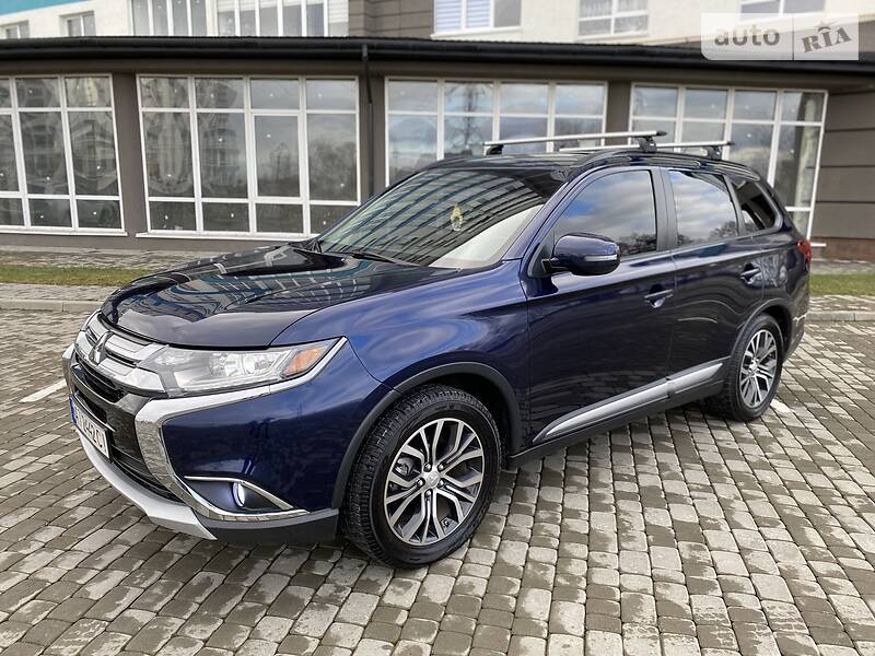 Позашляховик / Кросовер Mitsubishi Outlander 2016 в Івано-Франківську