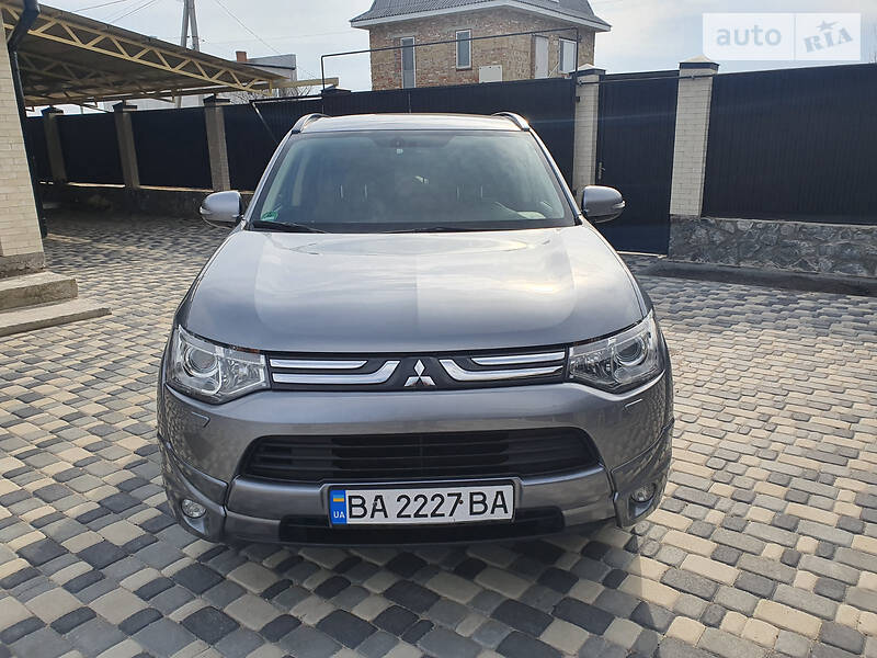 Позашляховик / Кросовер Mitsubishi Outlander 2013 в Кропивницькому