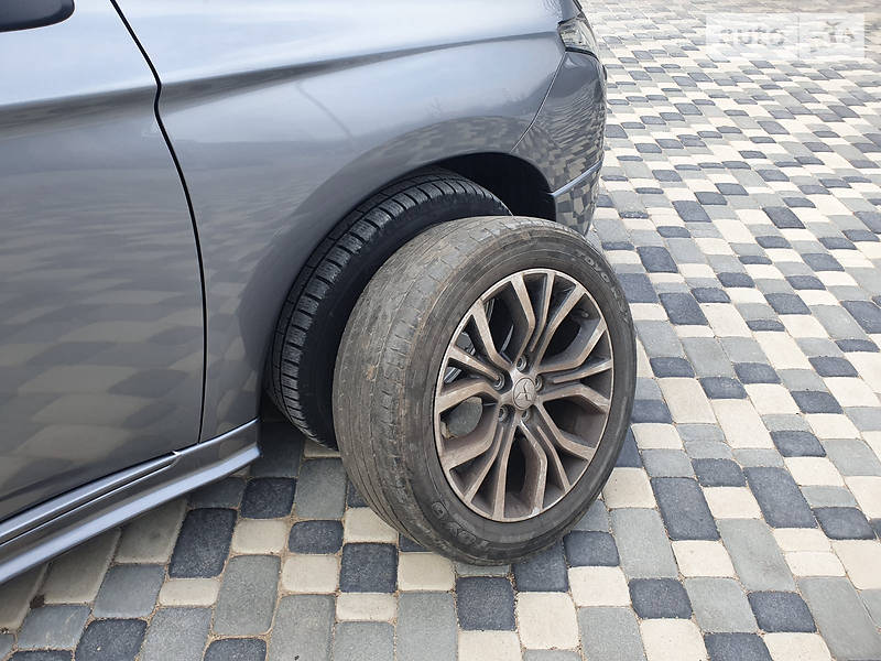 Позашляховик / Кросовер Mitsubishi Outlander 2013 в Кропивницькому