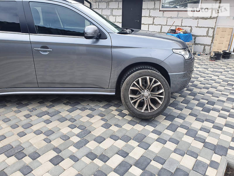 Позашляховик / Кросовер Mitsubishi Outlander 2013 в Кропивницькому