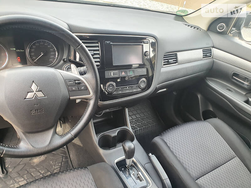 Позашляховик / Кросовер Mitsubishi Outlander 2013 в Кропивницькому