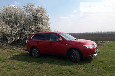 Позашляховик / Кросовер Mitsubishi Outlander 2014 в 