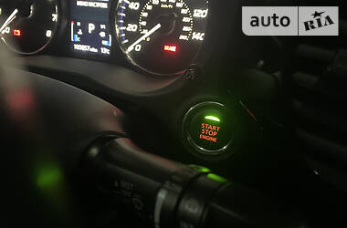 Позашляховик / Кросовер Mitsubishi Outlander 2015 в 