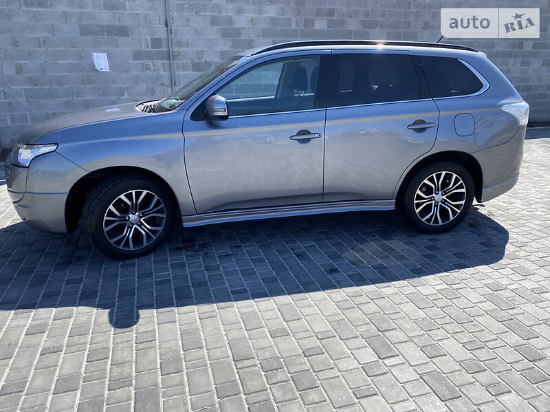 Позашляховик / Кросовер Mitsubishi Outlander 2013 в Кропивницькому