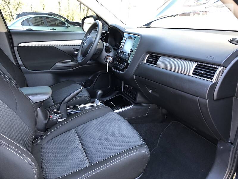Позашляховик / Кросовер Mitsubishi Outlander 2018 в Вознесенську фото 11 Позашляховик / Кросовер Mitsubishi Outlander 2018 в Вознесенську