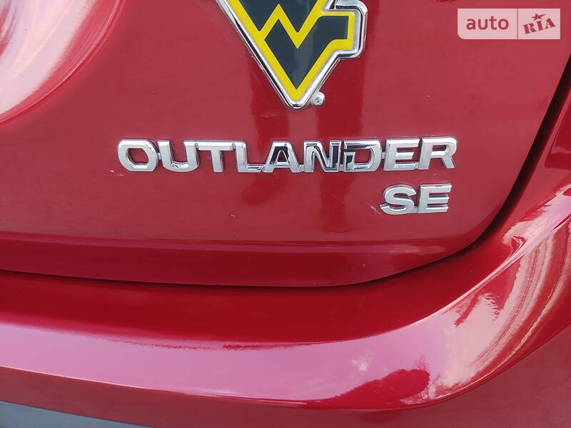 Позашляховик / Кросовер Mitsubishi Outlander 2015 в Новомосковську