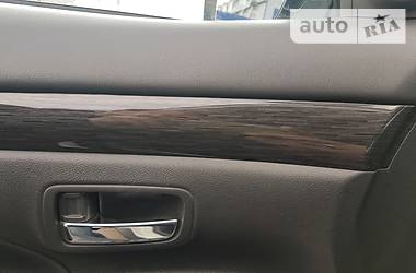 Позашляховик / Кросовер Mitsubishi Outlander 2016 в 