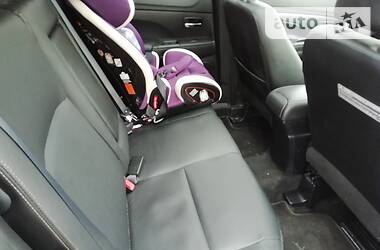 Внедорожник / Кроссовер Mitsubishi Outlander 2016 в 