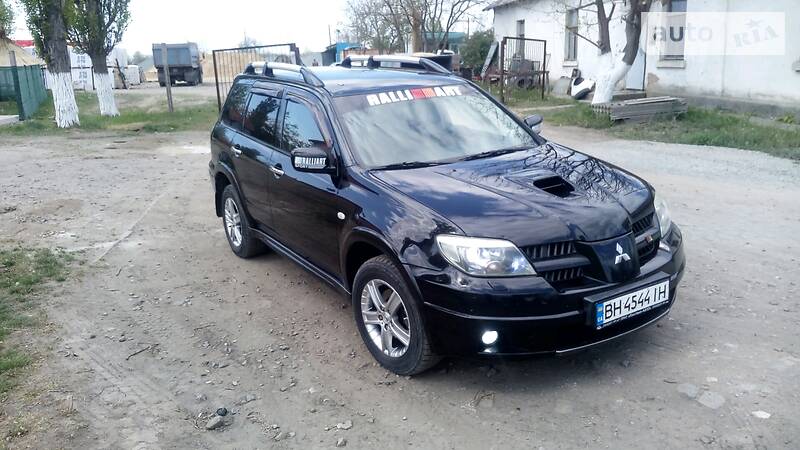 Внедорожник / Кроссовер Mitsubishi Outlander 2005 в Измаиле