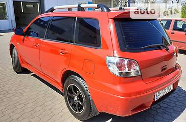 Позашляховик / Кросовер Mitsubishi Outlander 2004 в 