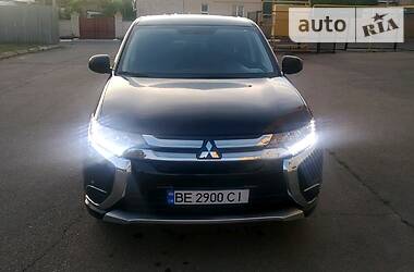 Внедорожник / Кроссовер Mitsubishi Outlander 2017 в Вознесенске