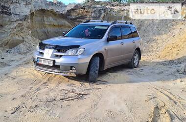 Позашляховик / Кросовер Mitsubishi Outlander 2005 в 