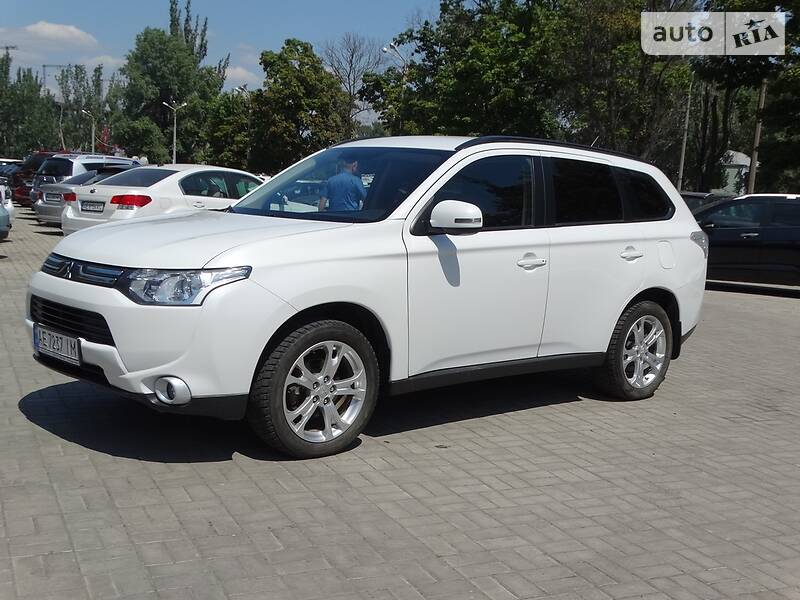 Позашляховик / Кросовер Mitsubishi Outlander 2012 в Дніпрі фото 3 Позашляховик / Кросовер Mitsubishi Outlander 2012 в Дніпрі