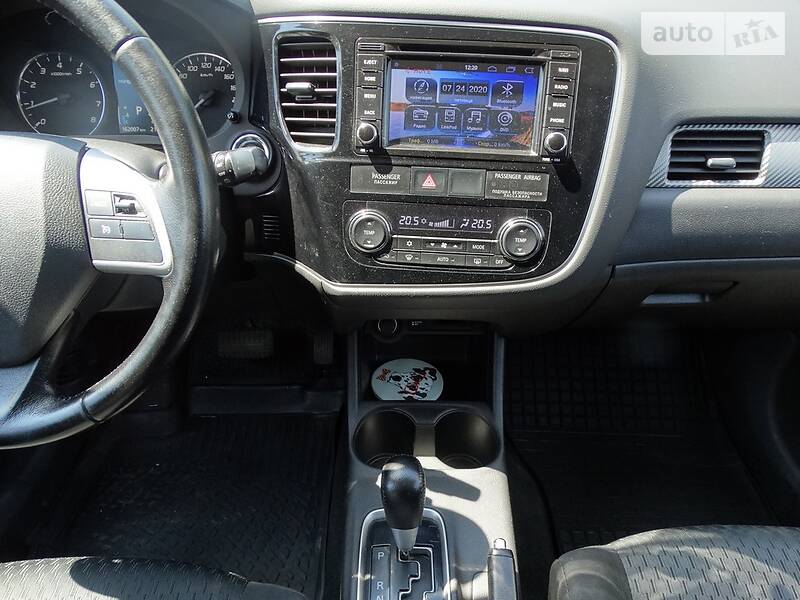 Позашляховик / Кросовер Mitsubishi Outlander 2012 в Дніпрі фото 22 Позашляховик / Кросовер Mitsubishi Outlander 2012 в Дніпрі
