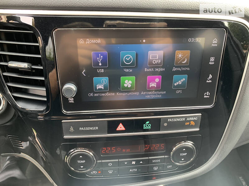 Позашляховик / Кросовер Mitsubishi Outlander 2019 в Києві