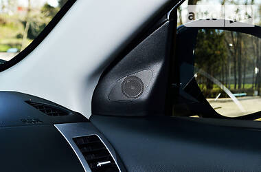 Внедорожник / Кроссовер Mitsubishi Outlander 2010 в 