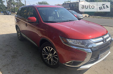 Универсал Mitsubishi Outlander 2015 в Киеве