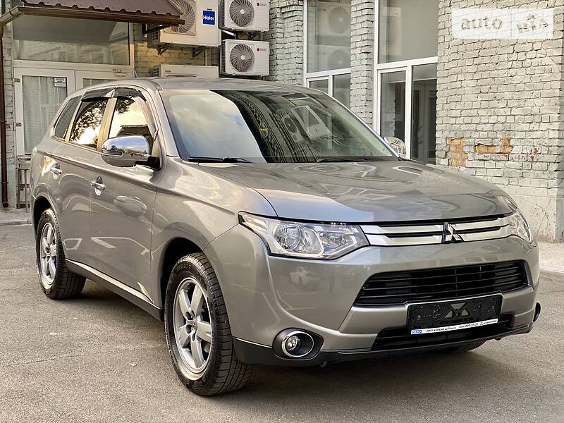 Внедорожник / Кроссовер Mitsubishi Outlander 2014 в Киеве