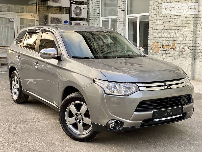 Внедорожник / Кроссовер Mitsubishi Outlander 2014 в Киеве