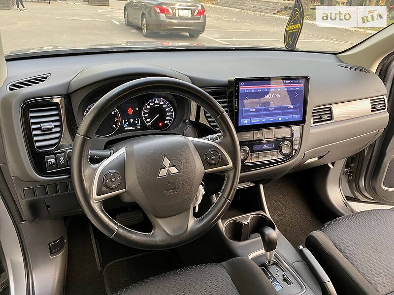 Внедорожник / Кроссовер Mitsubishi Outlander 2014 в Киеве