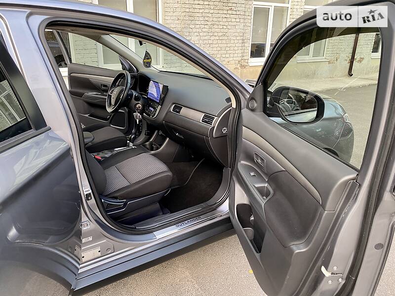 Внедорожник / Кроссовер Mitsubishi Outlander 2014 в Киеве