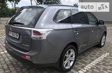 Внедорожник / Кроссовер Mitsubishi Outlander 2013 в Ивано-Франковске