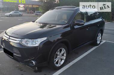 Внедорожник / Кроссовер Mitsubishi Outlander 2014 в Киеве