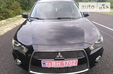 Внедорожник / Кроссовер Mitsubishi Outlander 2010 в 