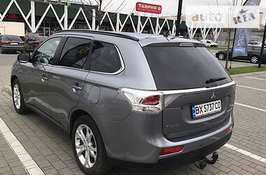 Внедорожник / Кроссовер Mitsubishi Outlander 2013 в Хмельницком