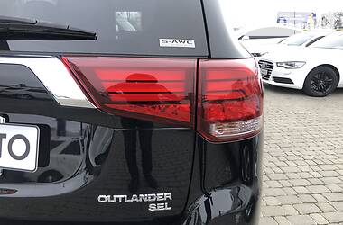 Позашляховик / Кросовер Mitsubishi Outlander 2019 в Львові