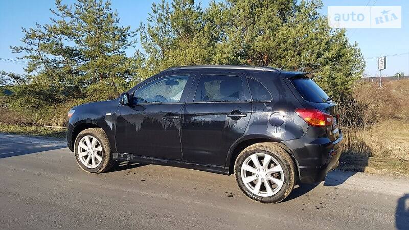 Внедорожник / Кроссовер Mitsubishi Outlander 2012 в Киеве