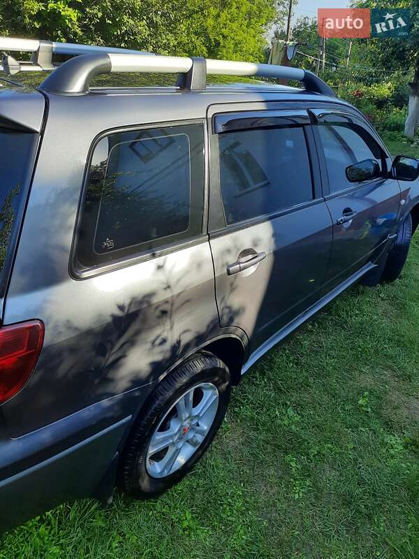 Позашляховик / Кросовер Mitsubishi Outlander 2008 в Ржищеві