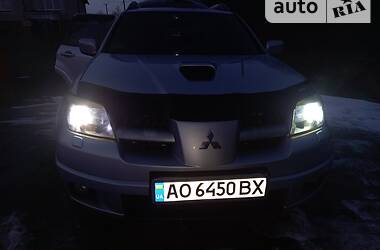 Внедорожник / Кроссовер Mitsubishi Outlander 2005 в Хусте