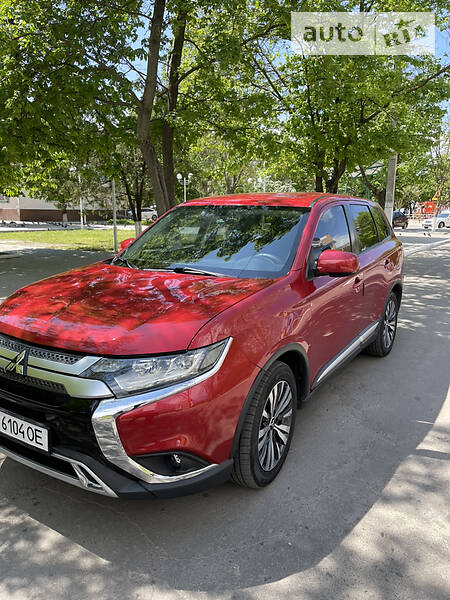 Позашляховик / Кросовер Mitsubishi Outlander 2018 в Одесі