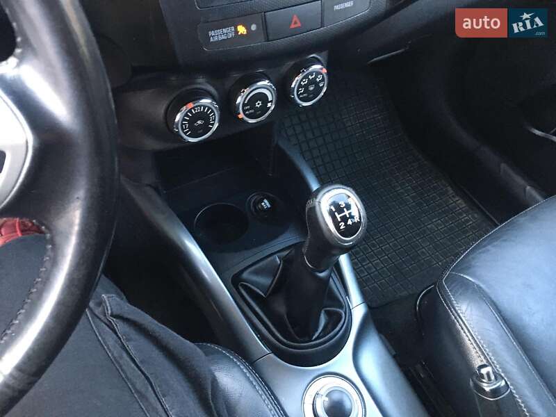 Позашляховик / Кросовер Mitsubishi Outlander 2010 в Турці