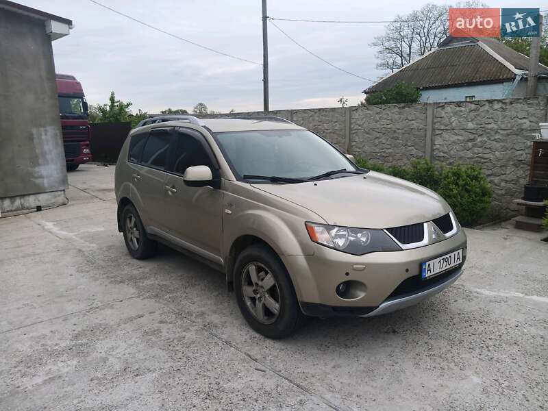 Внедорожник / Кроссовер Mitsubishi Outlander 2007 в Борисполе