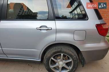 Внедорожник / Кроссовер Mitsubishi Outlander 2005 в Черновцах