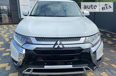 Внедорожник / Кроссовер Mitsubishi Outlander 2019 в Львове