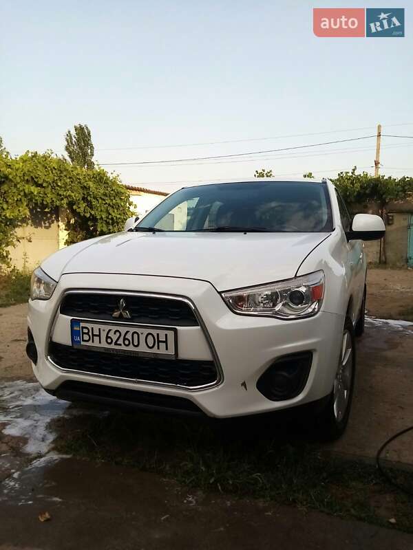 Позашляховик / Кросовер Mitsubishi Outlander 2013 в Кілії
