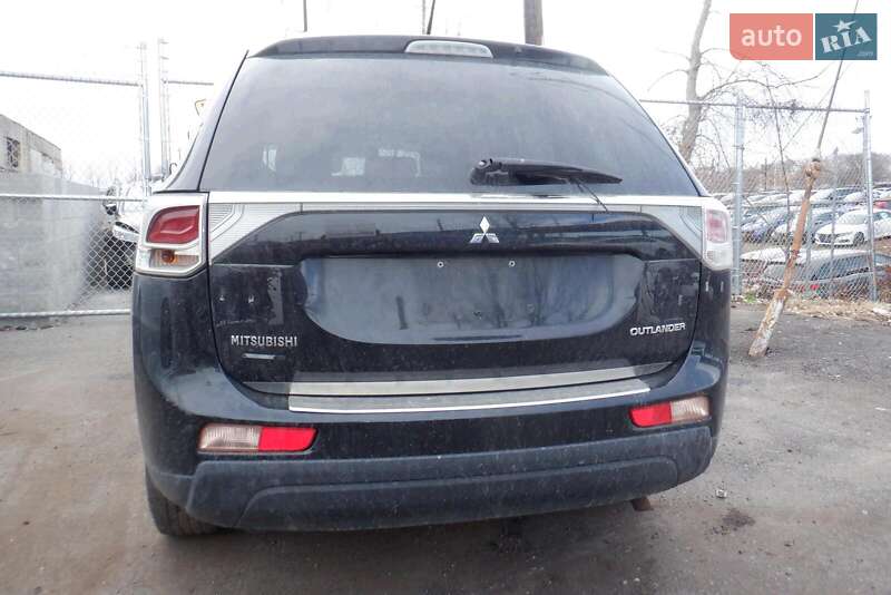Позашляховик / Кросовер Mitsubishi Outlander 2013 в Кривому Розі