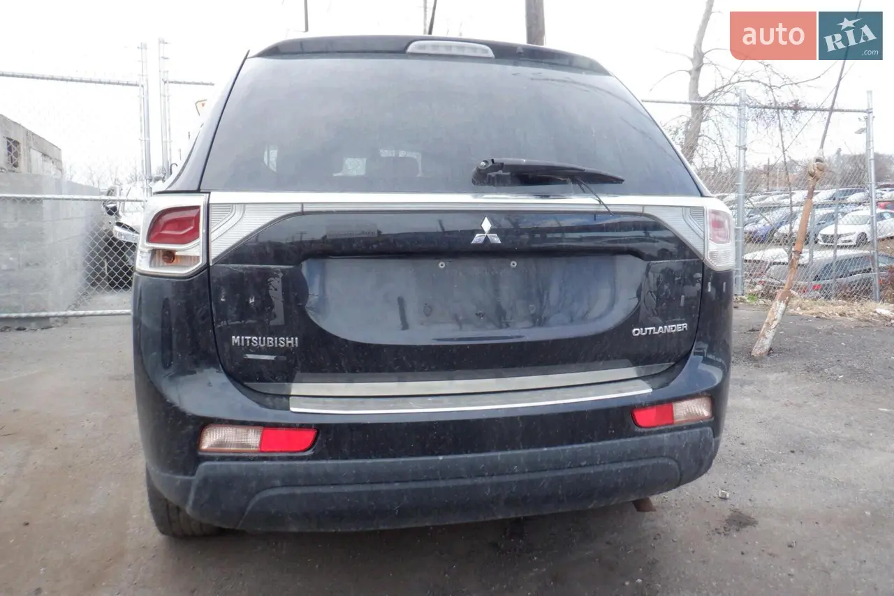 2013 Mitsubishi Outlander - мініатюра 14